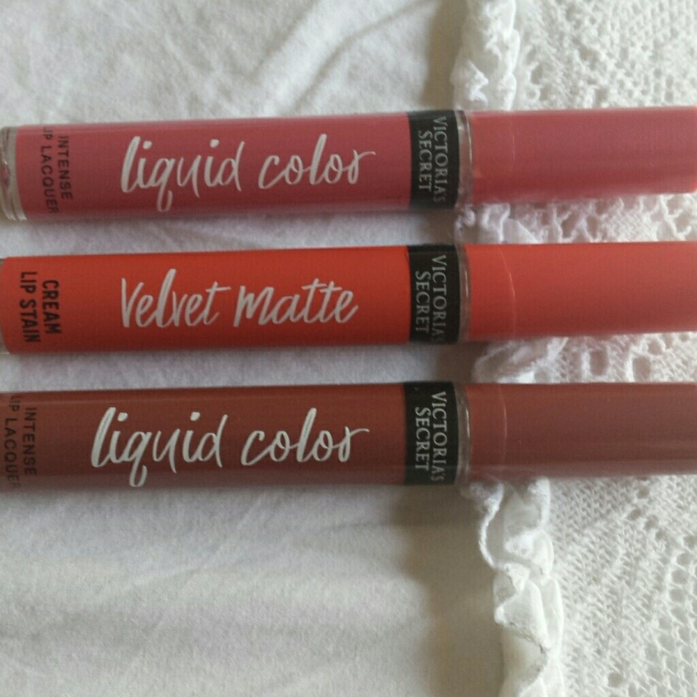 NWT 3 VICTORIA'S SECRET LIPSTICK BUNDLE